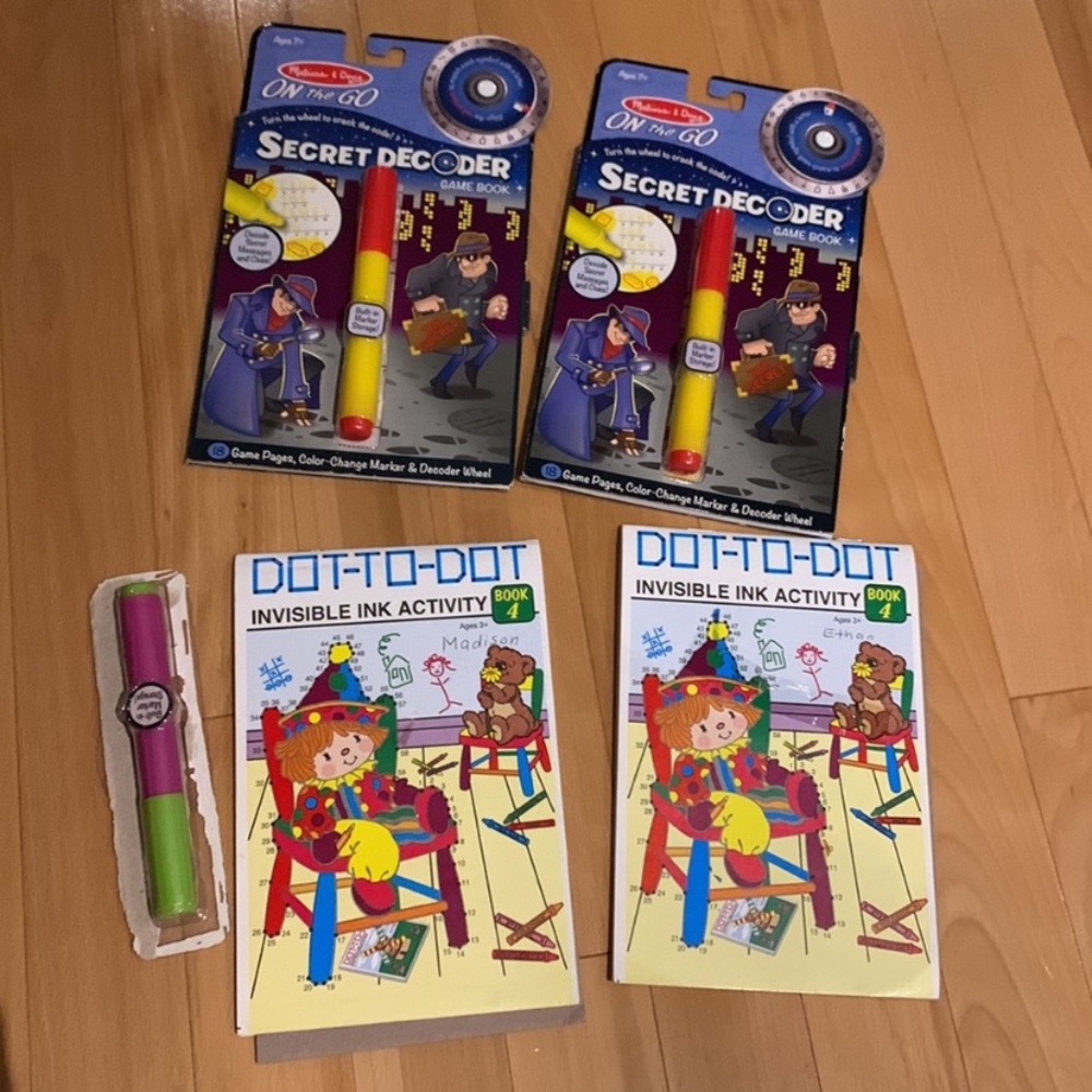 ✏️🆓 w Purchase - Melissa & Doug On the Go Secret Decoder Activity Book & Pen x2